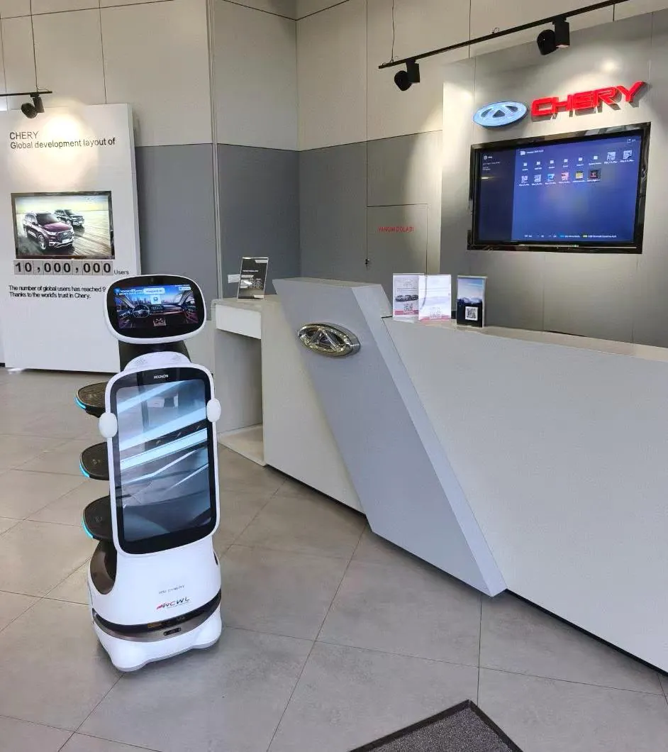 Robot móvil en un espacio comercial compartido